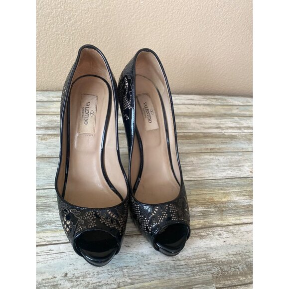 Valentino Garavani Black Patent Lace Peep Toe Pumps Heels Size 37.5 (7.5 US) - Picture 3 of 12